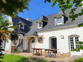 Grande Maison Familiale à Trégastel avec Jardin Clos, Terrasse et WIFI - FR-1-368-393